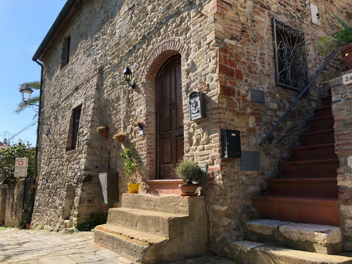 La Casa Nel Castello E Il Giardino Segreto Villa Суверето Екстериор снимка